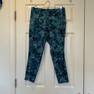 Athleta Women’s Salutation Stash Pocket Tight 7/8 Diamond Dye Green & Blue Large